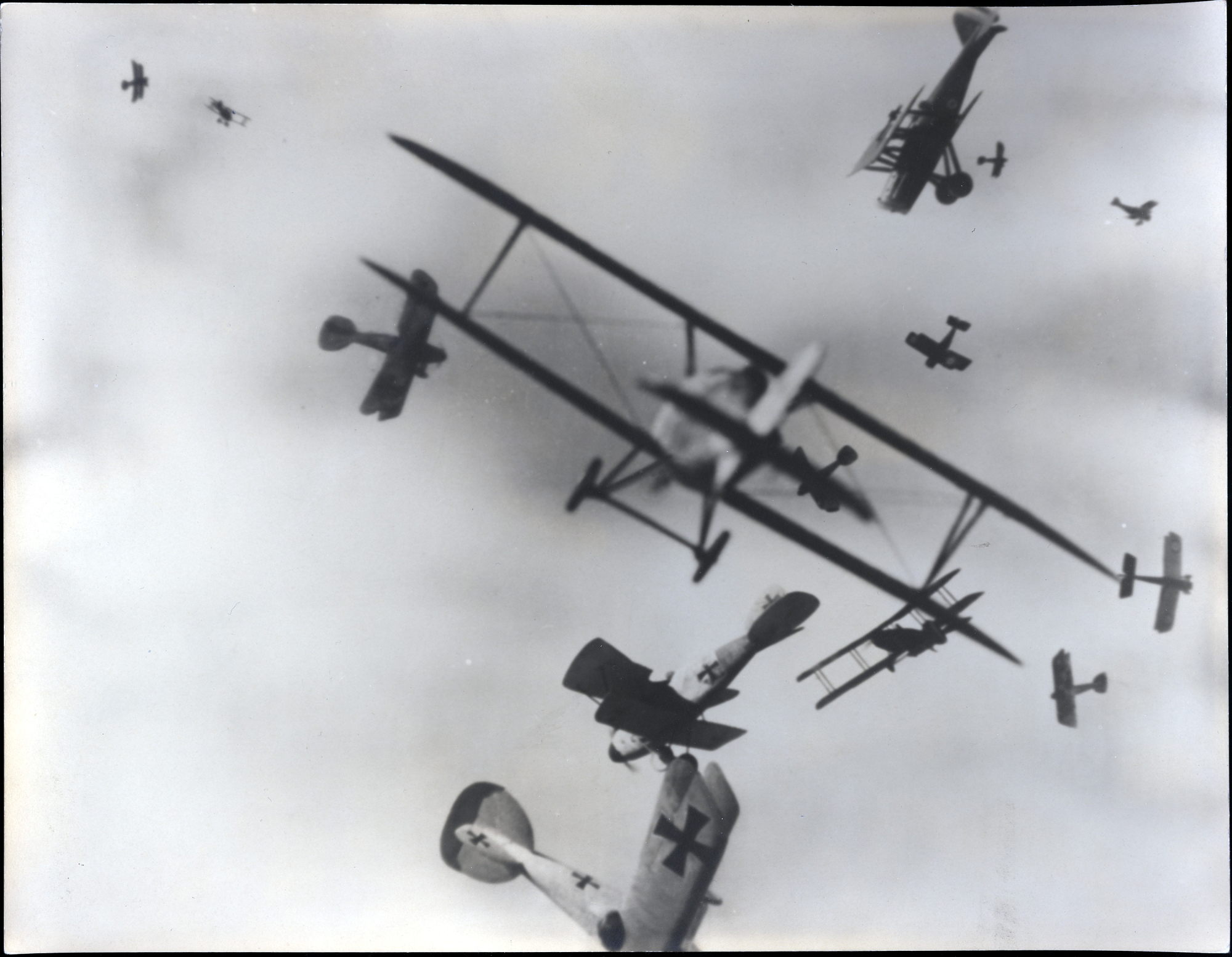NOT real WW1 dogfight photos – Fake History Hunter